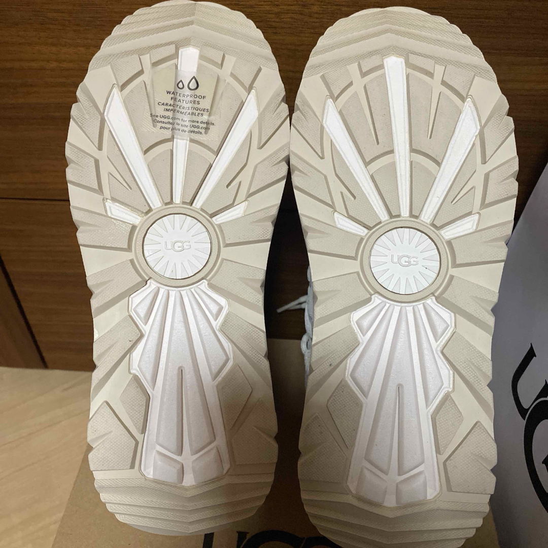 UGG - 新品、未使用 UGG Cap Trail Hight アグ キャプトレイル UGG - 新品、未使用 UGG Cap Trail Hight アグ キャプトレイル