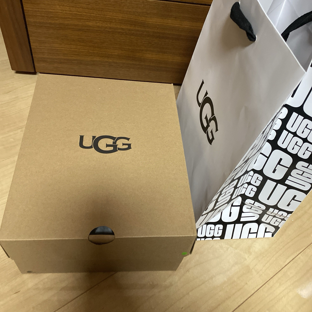 UGG - 新品、未使用 UGG Cap Trail Hight アグ キャプトレイル UGG - 新品、未使用 UGG Cap Trail Hight アグ キャプトレイル