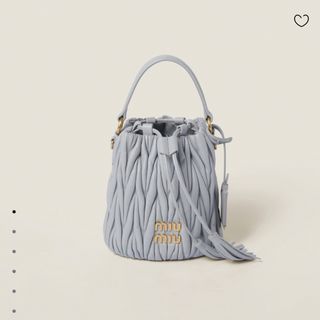 MIU MIU(バッグ ・ ブルー・ネイビー/青色系)のフリマアイテム一覧 MIU MIU(バッグ ・ ブルー・ネイビー/青色系)のフリマアイテム一覧