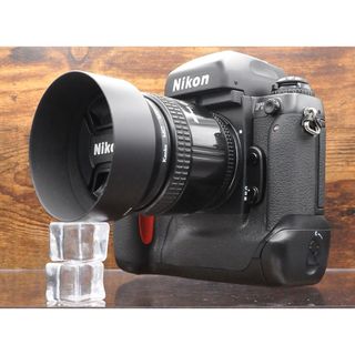 Nikon - フィルムカメラNikon F-501 ボディ ストロボ付の通販 by Nikon - フィルムカメラNikon F-501 ボディ ストロボ付の通販 by
