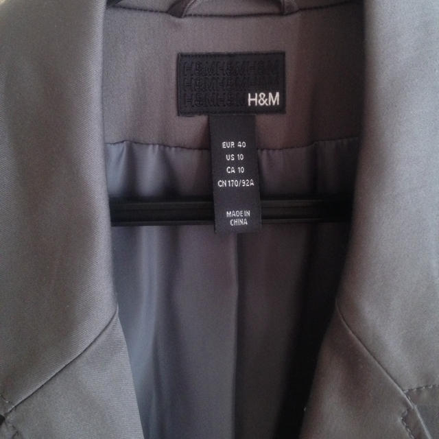 H&M(エイチアンドエム)のH&M☆ジャケットグレー レディースのジャケット/アウター(テーラードジャケット)の商品写真