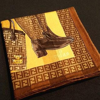 FENDI(バンダナ/スカーフ)のフリマアイテム一覧 FENDI(バンダナ/スカーフ)のフリマアイテム一覧