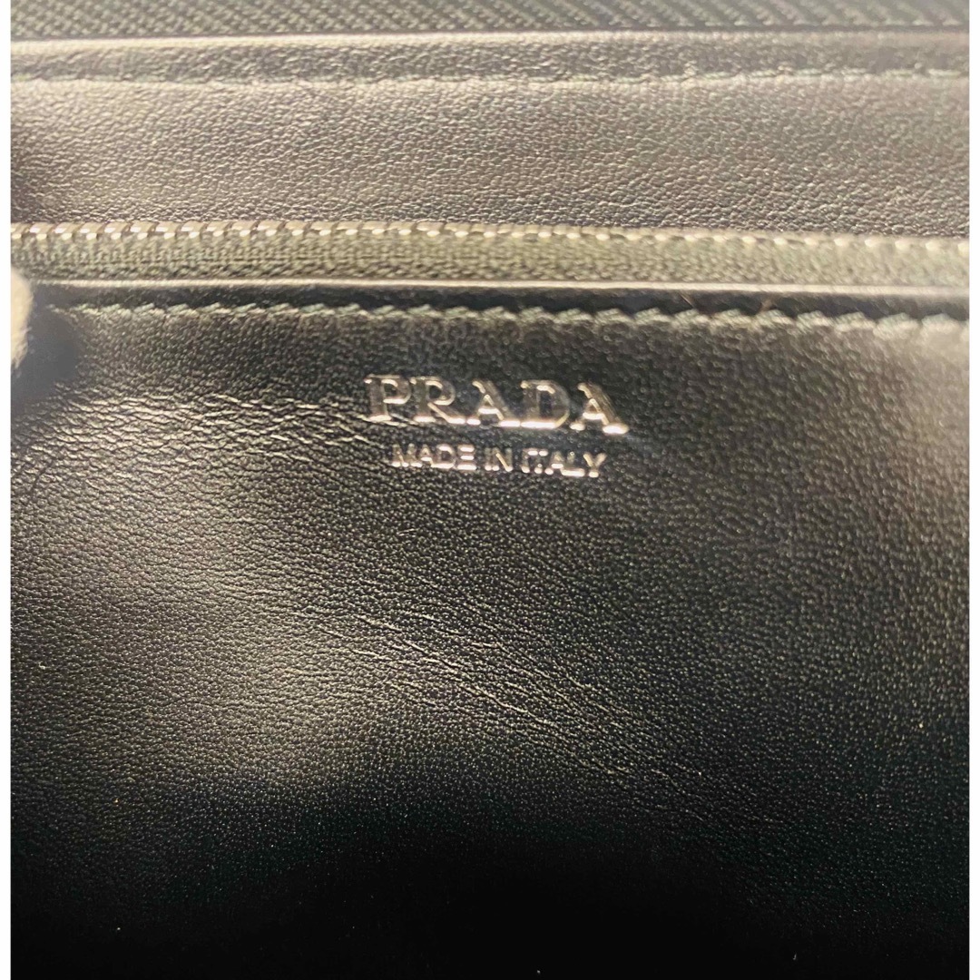 PRADA - 極美品 プラダ 長財布 レザー ラウンドファスナー PRADA - 極美品 プラダ 長財布 レザー ラウンドファスナー