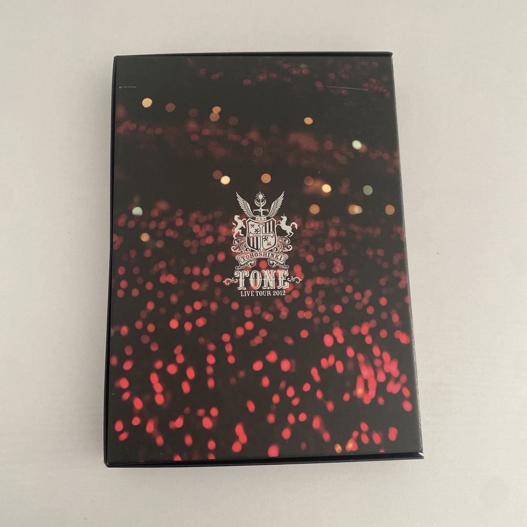 東方神起(トウホウシンキ)の【初回受注限定生産】東方神起 LIVETOUR2012～TONE～ DVD3枚組 エンタメ/ホビーのDVD/ブルーレイ(ミュージック)の商品写真
