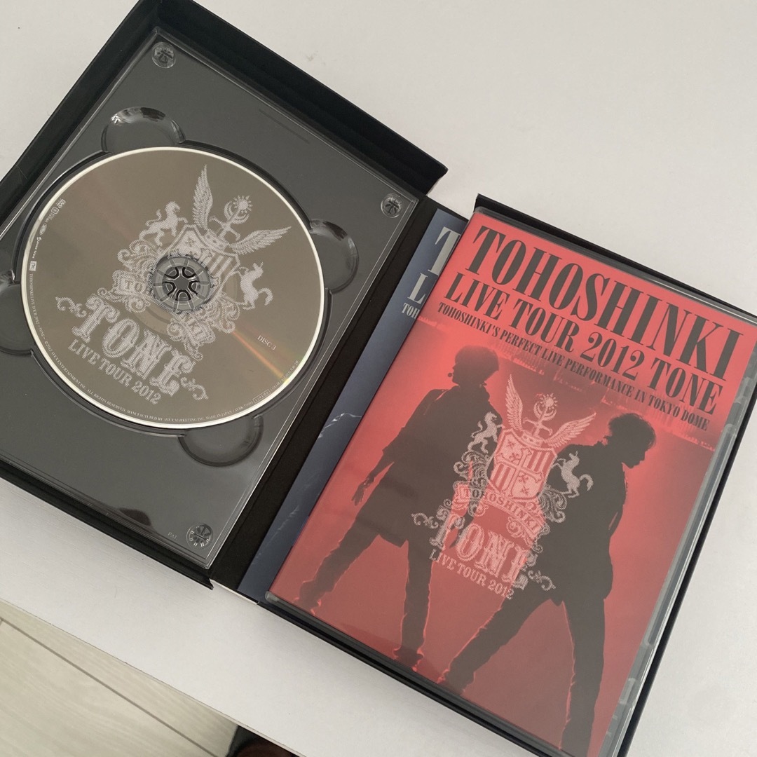 東方神起(トウホウシンキ)の【初回受注限定生産】東方神起 LIVETOUR2012～TONE～ DVD3枚組 エンタメ/ホビーのDVD/ブルーレイ(ミュージック)の商品写真
