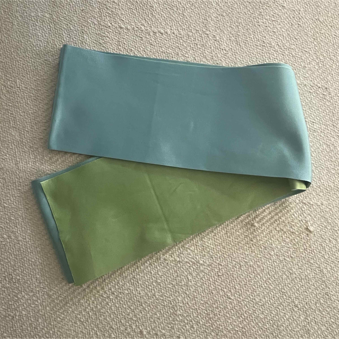【美品】半幅帯:浴衣リバーシブル帯、水色、黄緑 レディースの水着/浴衣(浴衣帯)の商品写真