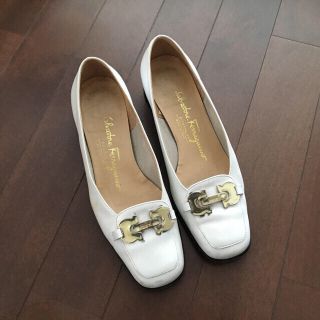 サルヴァトーレフェラガモ(Salvatore Ferragamo)のフェラガモ パンプス(ハイヒール/パンプス)