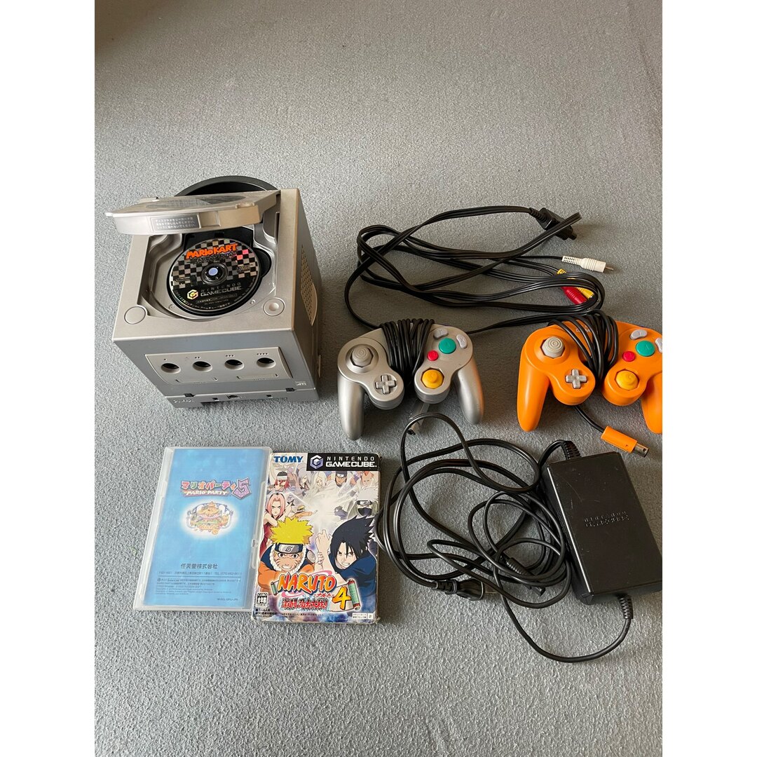 NINTENDO 64 - ゲームキューブ本体 コントローラーカセット付き NINTENDO 64 - ゲームキューブ本体 コントローラーカセット付き