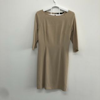 ヨンドシー(4℃)の【4℃】ヨンドシー ベージュ　Mサイズ　セットアップ　ワンピース(セット/コーデ)