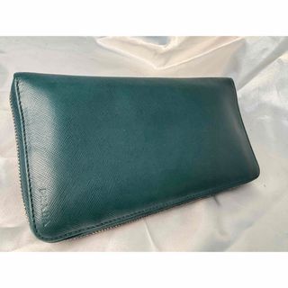 PRADA(財布 ・ グリーン・カーキ/緑色系)のフリマアイテム一覧 PRADA(財布 ・ グリーン・カーキ/緑色系)のフリマアイテム一覧