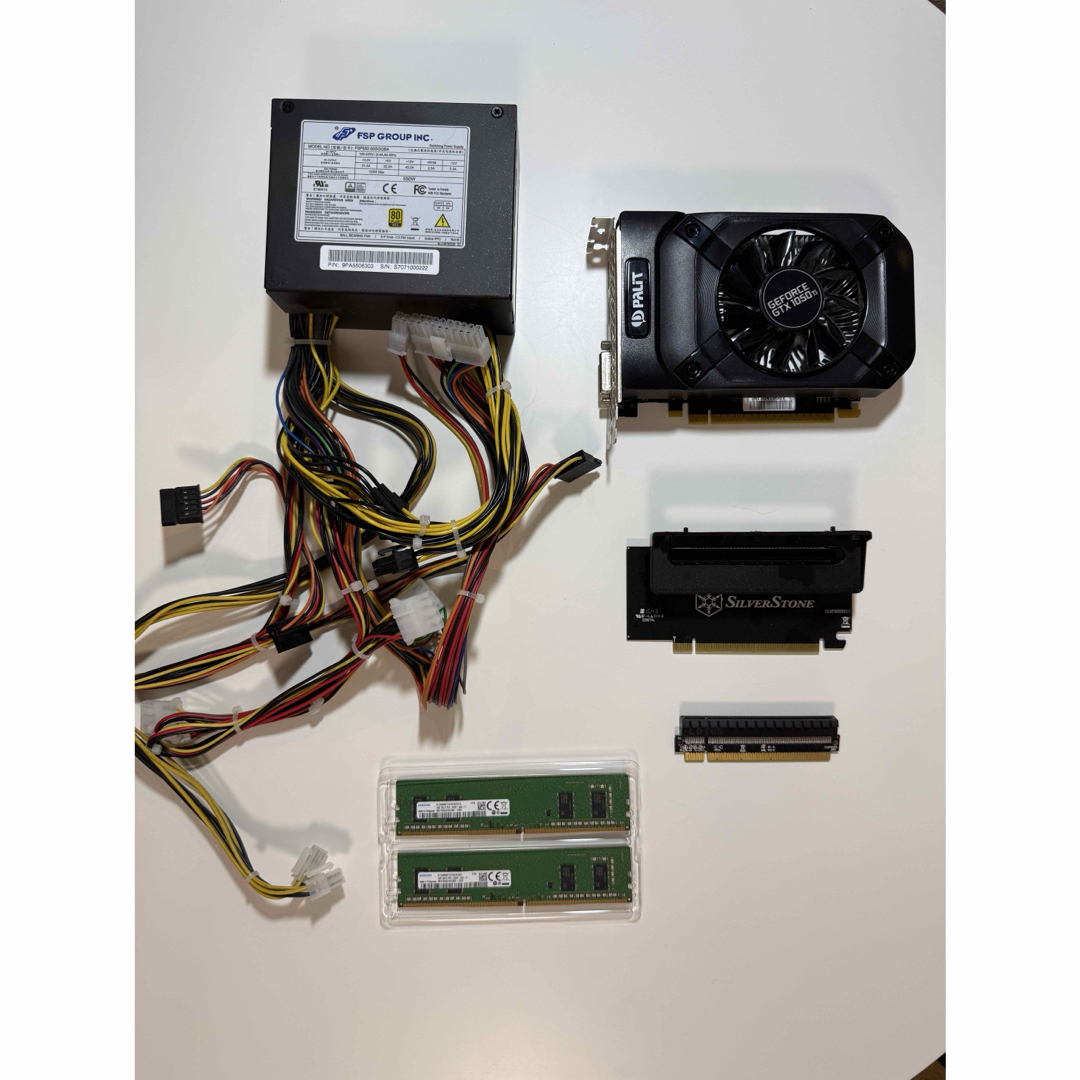 Corei7-7700 & GTX 1050Ti & PCパーツ他 (ジャンク)の通販 by Corei7-7700 & GTX 1050Ti & PCパーツ他 (ジャンク)の通販 by