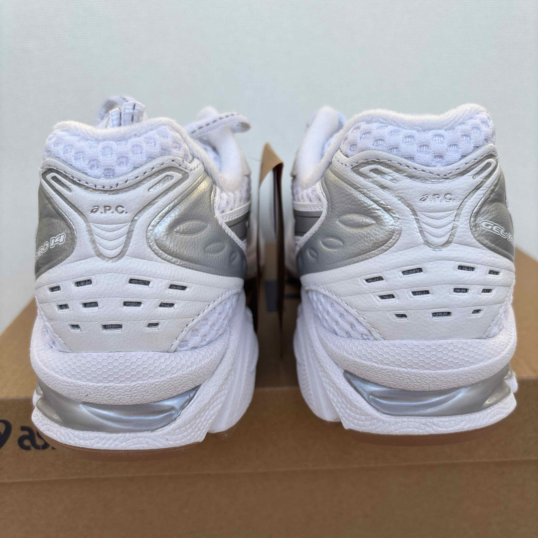 asics - A.P.C./アーペーセー GEL KAYANO 24.5 ホワイト asics - A.P.C./アーペーセー GEL KAYANO 24.5 ホワイト