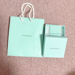 Tiffany & Co.(ショップ袋)のフリマアイテム一覧 Tiffany & Co.(ショップ袋)のフリマアイテム一覧