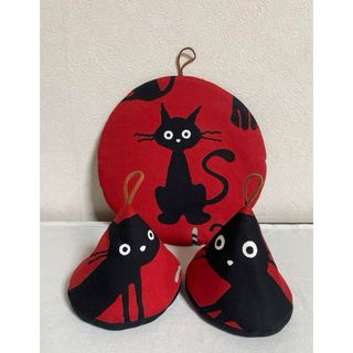 STAUB - ストウブ　ル・クルーゼ　20センチ鍋敷　三角鍋つかみ　セット　バーミキュラ　猫