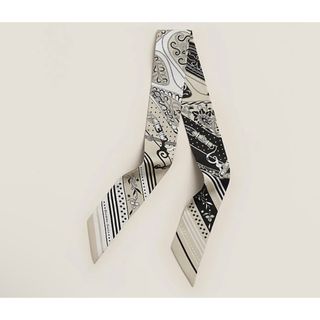 HERMES - エルメス カシシル《アマゾンの祭典・バンダナ HERMES - エルメス カシシル《アマゾンの祭典・バンダナ