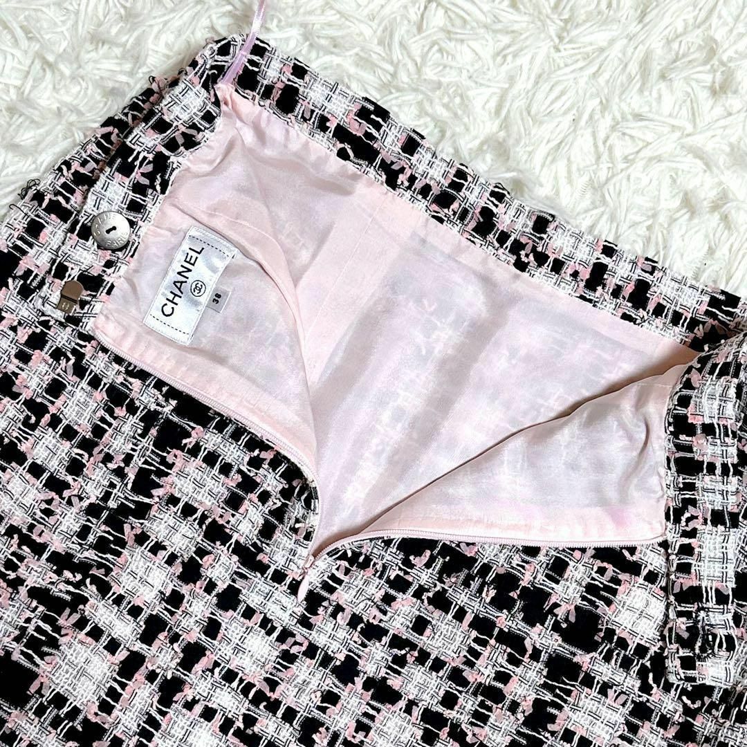 CHANEL - CHANEL ツイード ひざ丈スカート チェック ココボタン CHANEL - CHANEL ツイード ひざ丈スカート チェック ココボタン