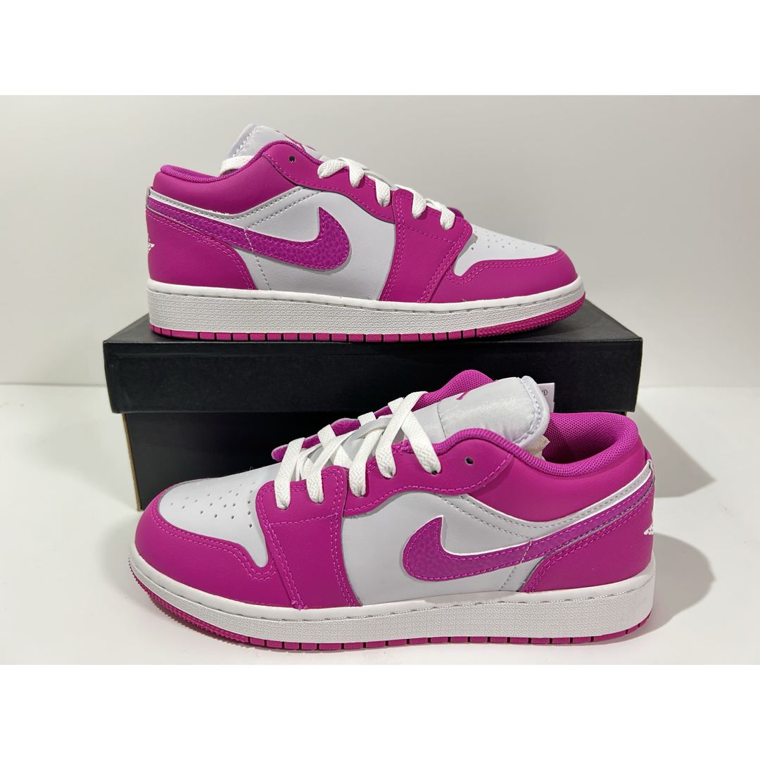 NIKE - 【新品】24cm NIKE エアジョーダン1 ロー GSファイヤー NIKE - 【新品】24cm NIKE エアジョーダン1 ロー GSファイヤー