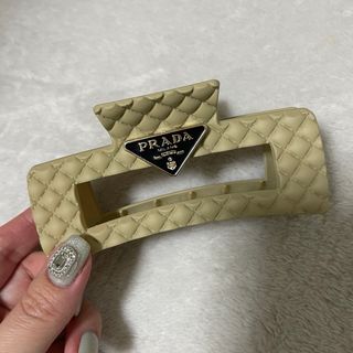 PRADA(バレッタ/ヘアクリップ)のフリマアイテム一覧 PRADA(バレッタ/ヘアクリップ)のフリマアイテム一覧