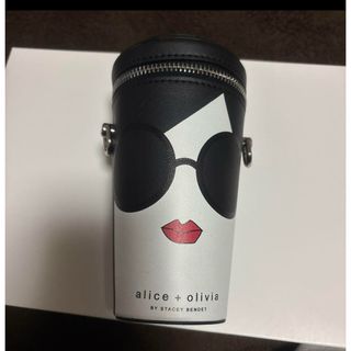 Alice+Olivia(ポーチ)のフリマアイテム一覧 Alice+Olivia(ポーチ)のフリマアイテム一覧