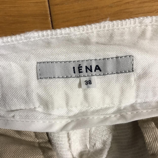 IENA(イエナ)のIENA 38 パンツ 白 くるぶし丈 レディースのパンツ(クロップドパンツ)の商品写真