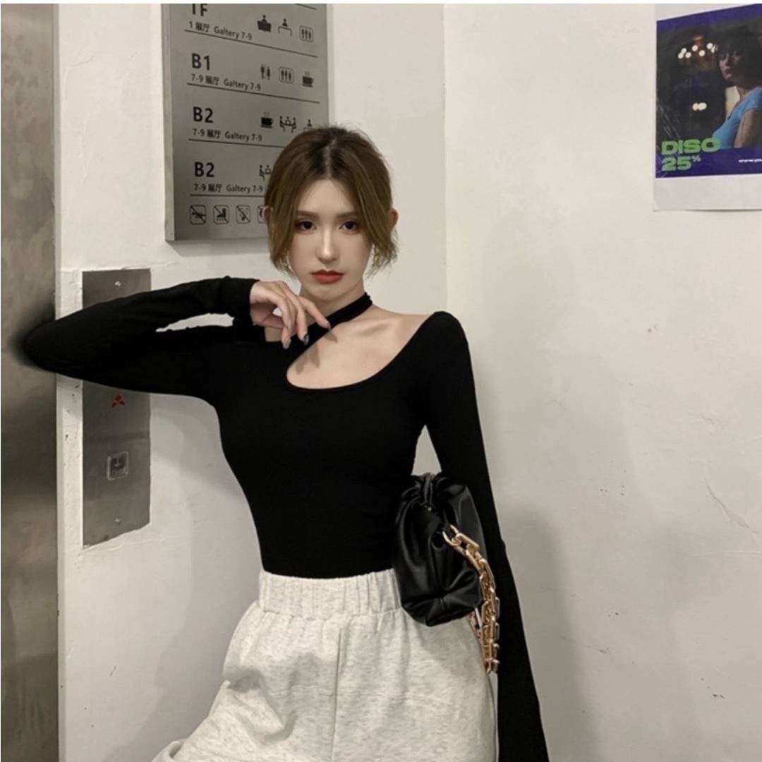 美品】カットアウトトップス 黒 L 韓国 おしゃれ 肩見せ 無地 美品】カットアウトトップス 黒 L 韓国 おしゃれ 肩見せ 無地