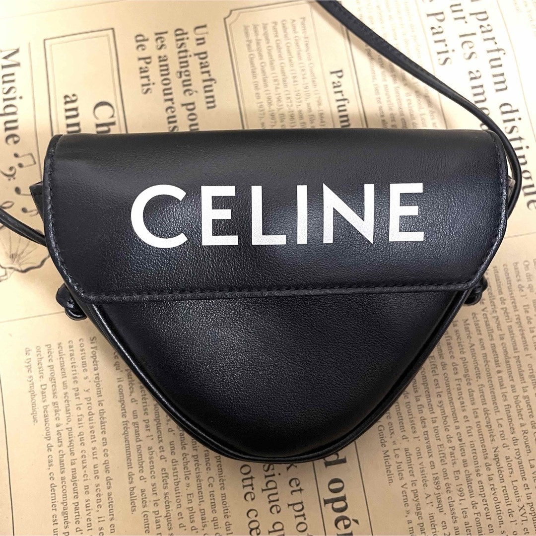 CELINE - セリーヌ トライアングル ショルダーバッグ ブラック CELINE - セリーヌ トライアングル ショルダーバッグ ブラック