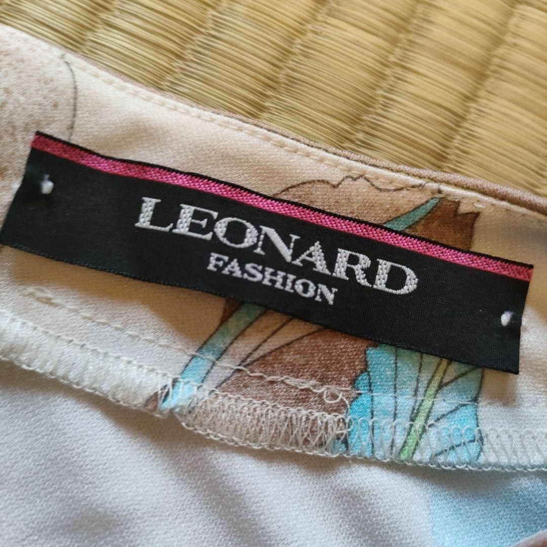 LEONARD - お3 超美品 LEONARD フラワープリント 半袖Tシャツ 42 LEONARD - お3 超美品 LEONARD フラワープリント 半袖Tシャツ 42