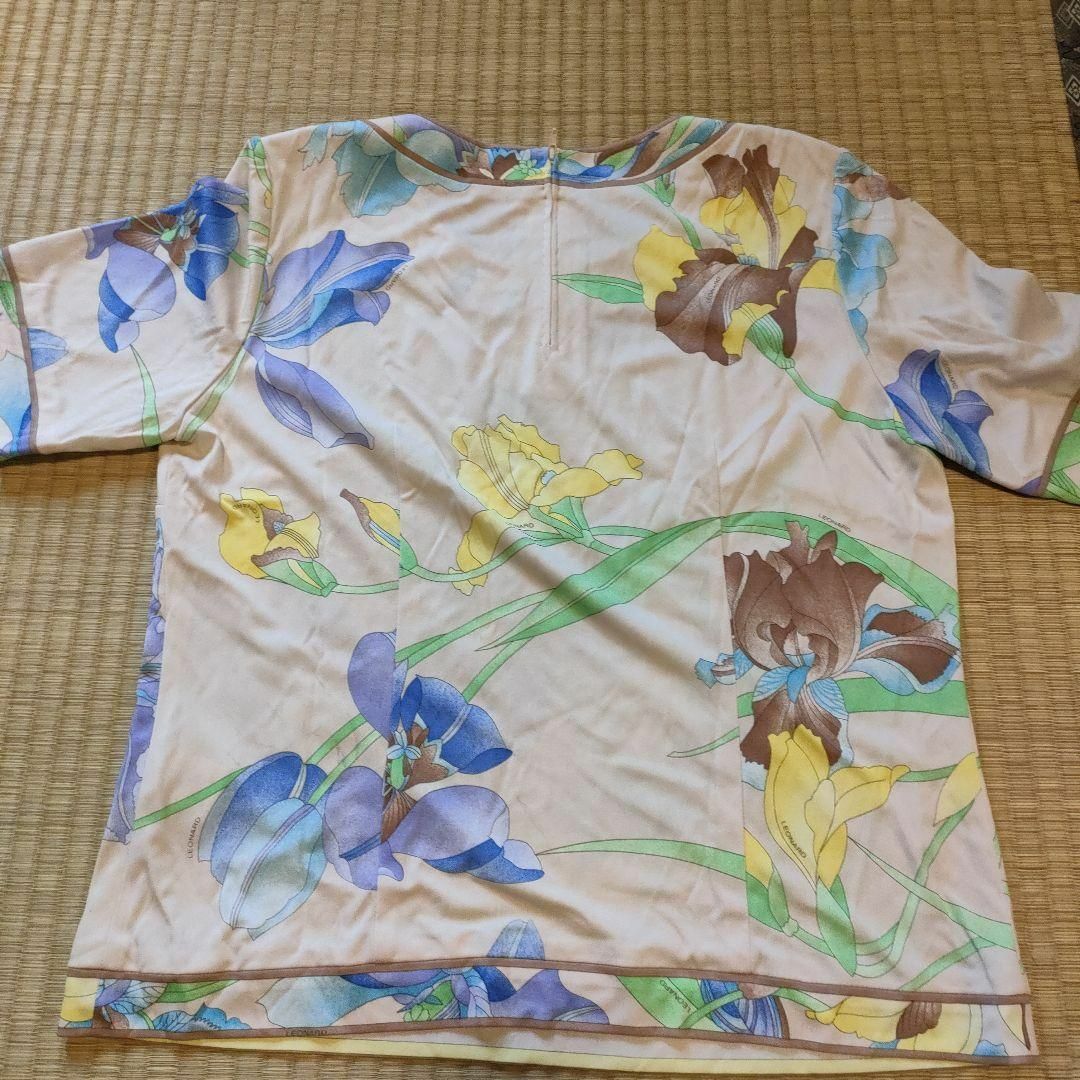 LEONARD - お3 超美品 LEONARD フラワープリント 半袖Tシャツ 42 LEONARD - お3 超美品 LEONARD フラワープリント 半袖Tシャツ 42