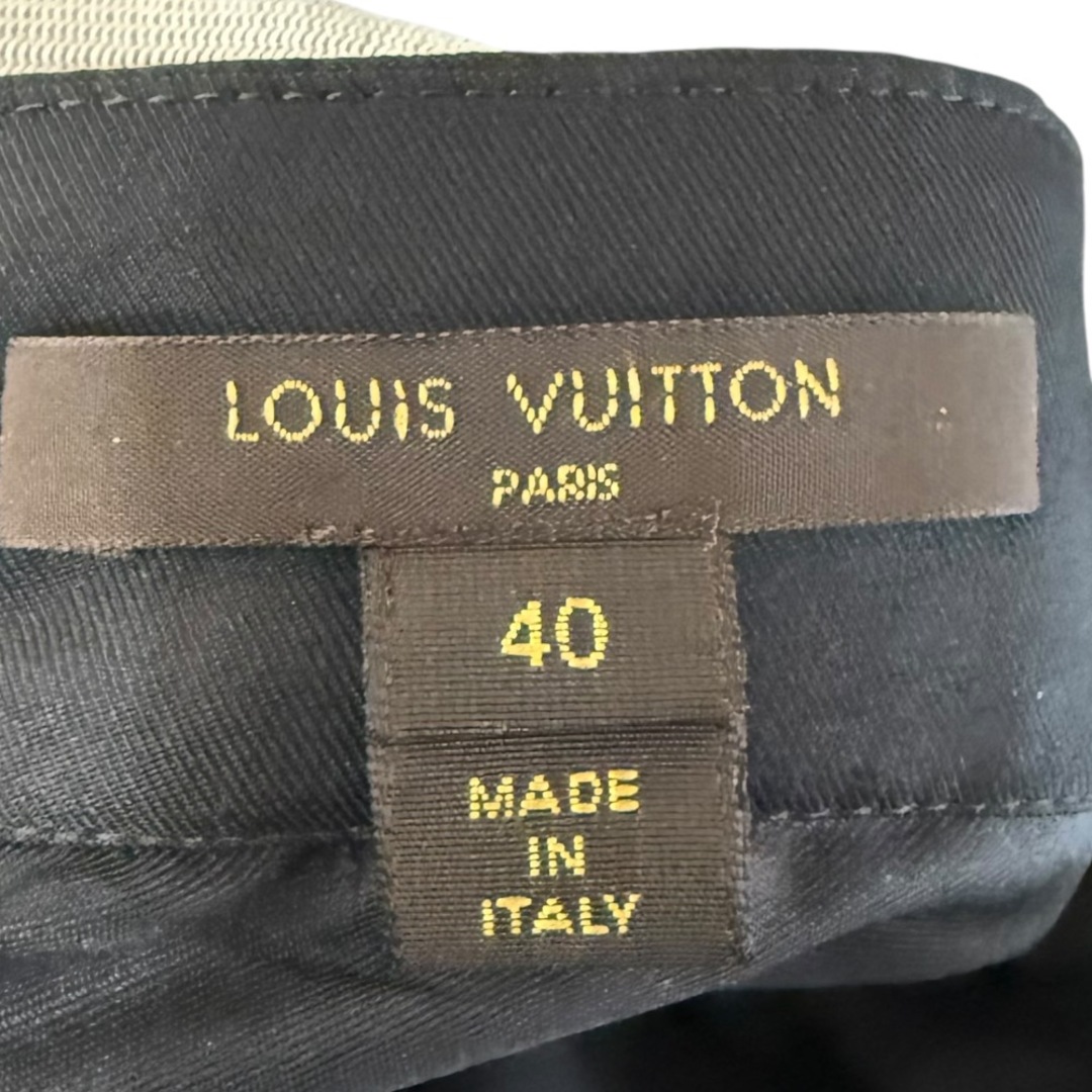 LOUIS VUITTON - 美品 LOUIS VUITTON ルイヴィトン シルク100 LOUIS VUITTON - 美品 LOUIS VUITTON ルイヴィトン シルク100
