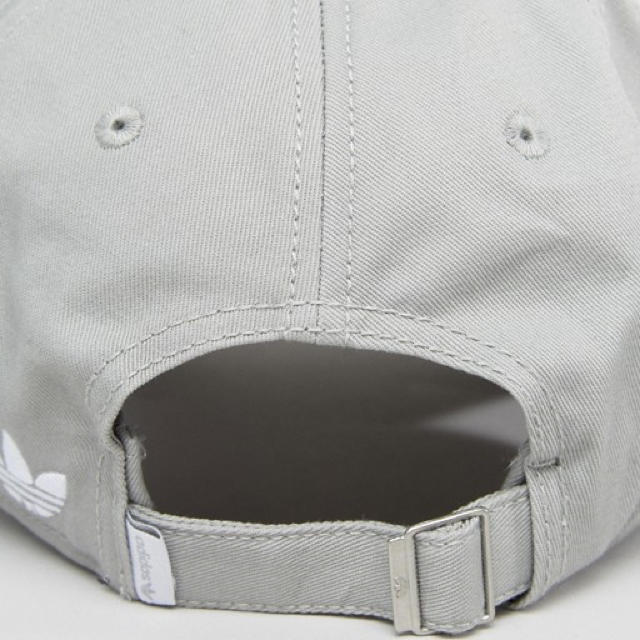 adidas(アディダス)の【新品】adidas（アディダス） オリジナルス キャップ　帽子 グレー レディースの帽子(キャップ)の商品写真