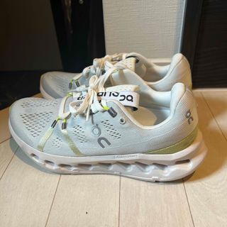オン(On)のon スニーカー　24.5(スニーカー)