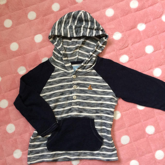 babyGAP(ベビーギャップ)のbabyGap 90㎝ 長袖パーカー ネイビー ベビーギャップ トップス キッズ/ベビー/マタニティのキッズ服男の子用(90cm~)(Tシャツ/カットソー)の商品写真