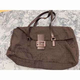 FENDI - 定価257000円♡美品♡A4可♡FENDI フェンディ レザー FENDI - 定価257000円♡美品♡A4可♡FENDI フェンディ レザー