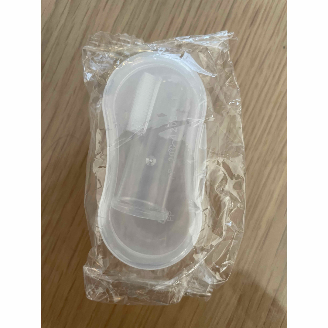指サック型歯ブラシ キッズ/ベビー/マタニティの洗浄/衛生用品(歯ブラシ/歯みがき用品)の商品写真