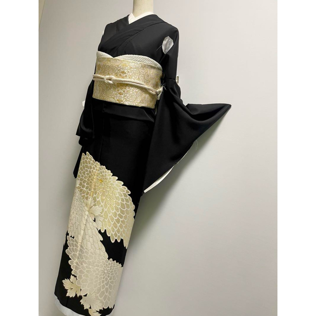 吉澤の友禅】吉澤織物◇金銀箔・金駒刺繍黒留袖 菊の通販 by 吉澤の友禅】吉澤織物◇金銀箔・金駒刺繍黒留袖 菊の通販 by