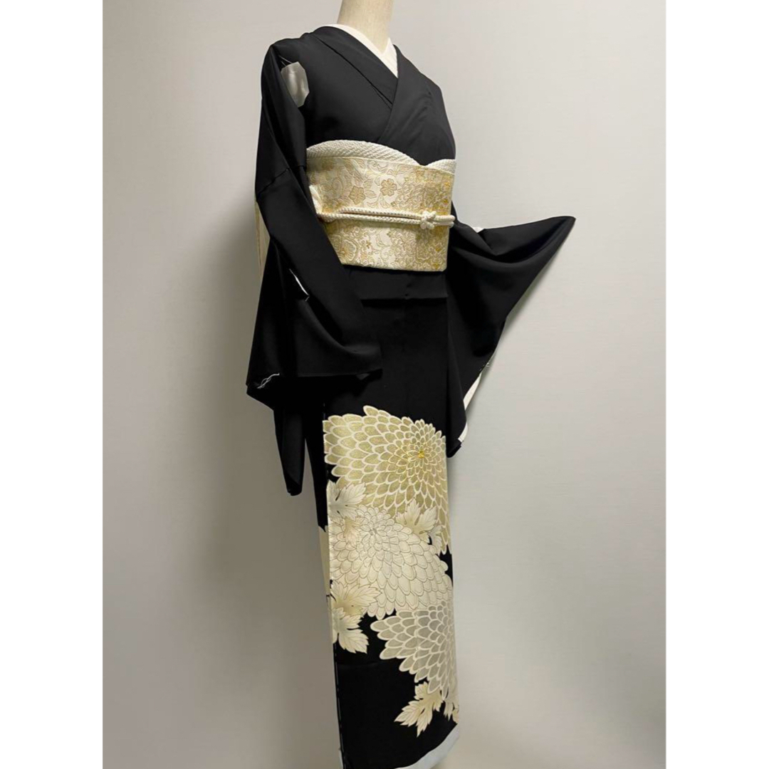 吉澤の友禅】吉澤織物◇金銀箔・金駒刺繍黒留袖 菊の通販 by 吉澤の友禅】吉澤織物◇金銀箔・金駒刺繍黒留袖 菊の通販 by