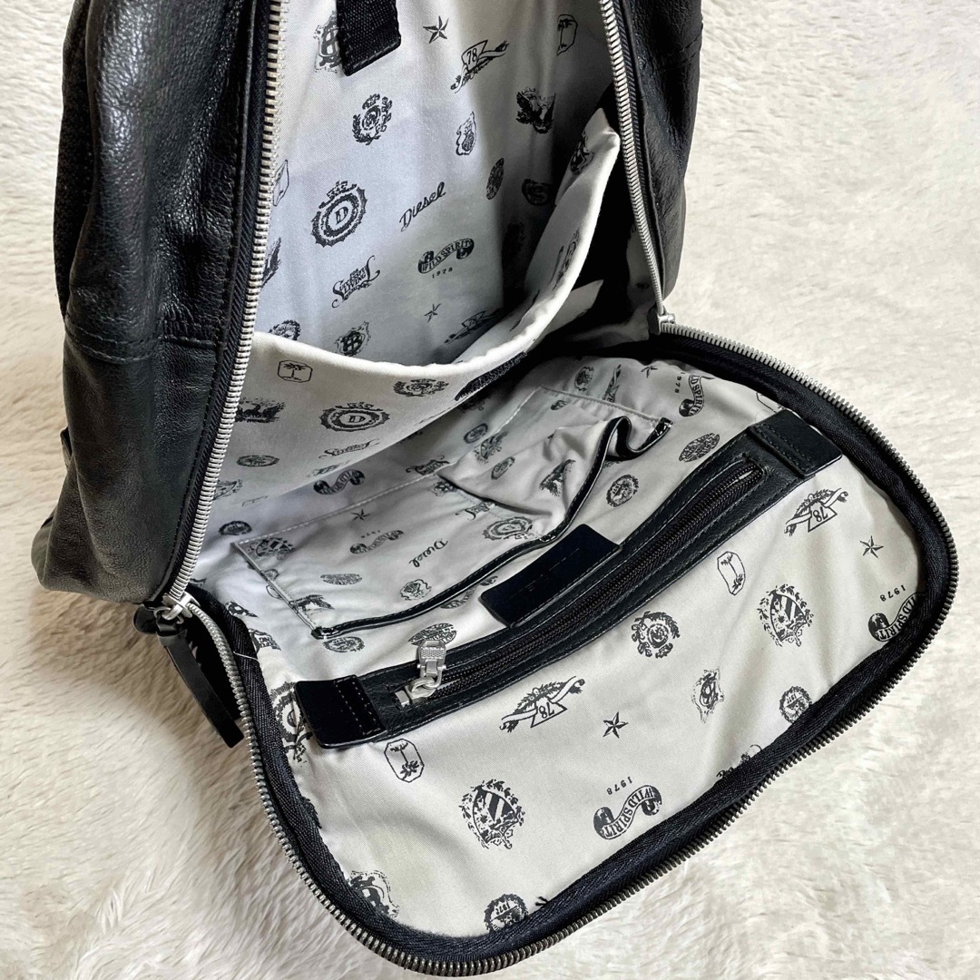 DIESEL - DIESEL ディーゼル 大容量 レザー 型押し バックパック DIESEL - DIESEL ディーゼル 大容量 レザー 型押し バックパック