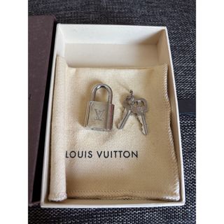 LOUIS VUITTON(キーホルダー ・ シルバー/銀色系)のフリマ LOUIS VUITTON(キーホルダー ・ シルバー/銀色系)のフリマ