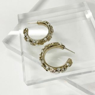 CHANEL(フラワー ・ ピアス)のフリマアイテム一覧 CHANEL(フラワー ・ ピアス)のフリマアイテム一覧
