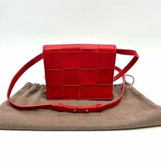 BOTTEGA VENETA(ショルダーバッグ ・ レッド/赤色系)のフリマ BOTTEGA VENETA(ショルダーバッグ ・ レッド/赤色系)のフリマ