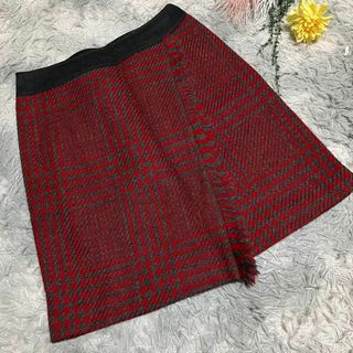 アンタイトル(UNTITLED)の【UNTITLED】赤と黒のチェック柄　ラップスカート　タイト　フリンジ(ひざ丈スカート)