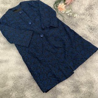 【】ネイビー　花柄刺刺繍パターン入り ロングコート(ロングコート)