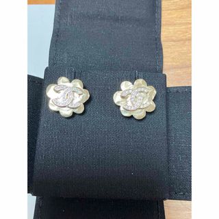 CHANEL(フラワー ・ ピアス)のフリマアイテム一覧 CHANEL(フラワー ・ ピアス)のフリマアイテム一覧