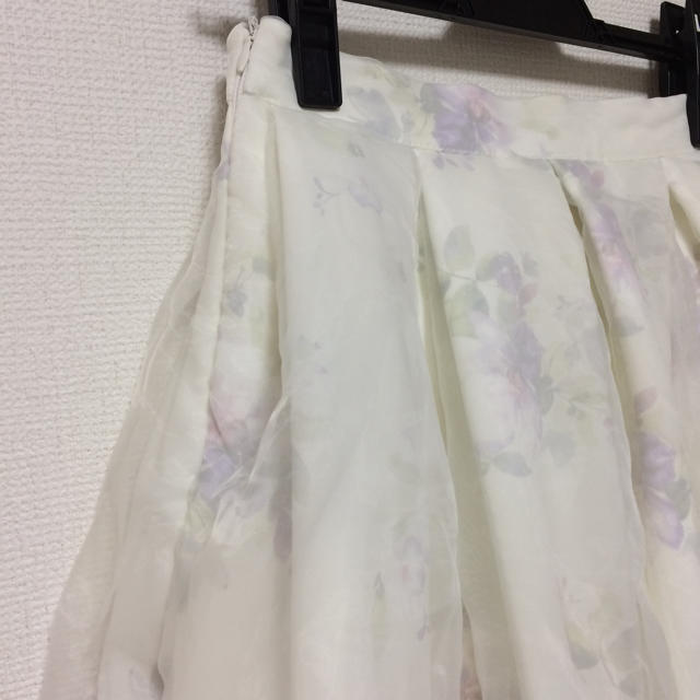 evelyn(エブリン)のモデルさん着用♡オーガンジー花柄スカート レディースのスカート(ミニスカート)の商品写真