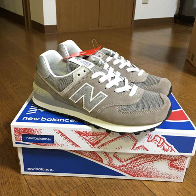 New Balance(ニューバランス)の値下げ中☆ 新品 23.5cm ニューバランス ML574 グレー スニーカー レディースの靴/シューズ(スニーカー)の商品写真