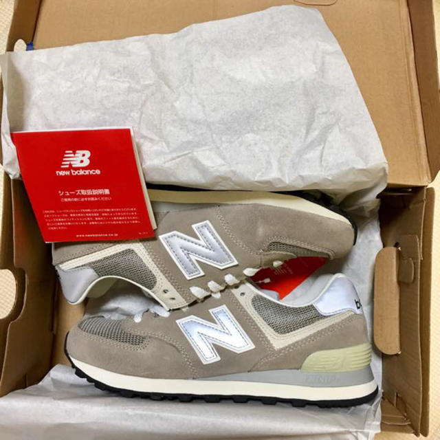 New Balance(ニューバランス)の値下げ中☆ 新品 23.5cm ニューバランス ML574 グレー スニーカー レディースの靴/シューズ(スニーカー)の商品写真