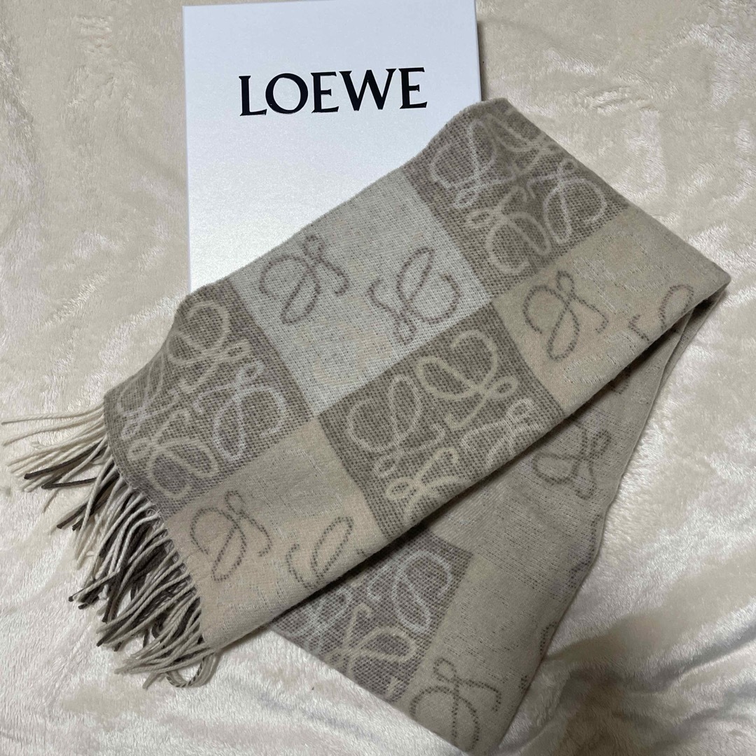 LOEWE - ロエベ マフラー ⭐︎最終お値下げ⭐︎の通販 by みこ's LOEWE - ロエベ マフラー ⭐︎最終お値下げ⭐︎の通販 by みこ's