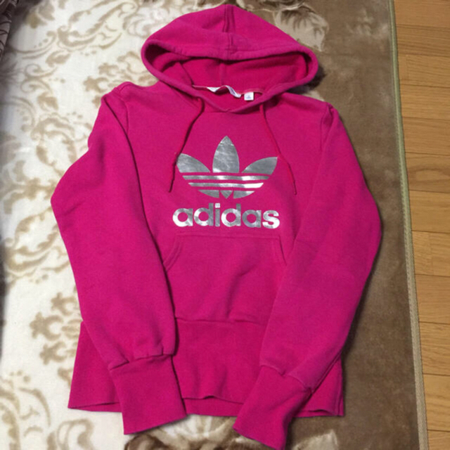 adidas(アディダス)のアディダスオリジナルス パーカー ピンク 紫 レディースのトップス(パーカー)の商品写真