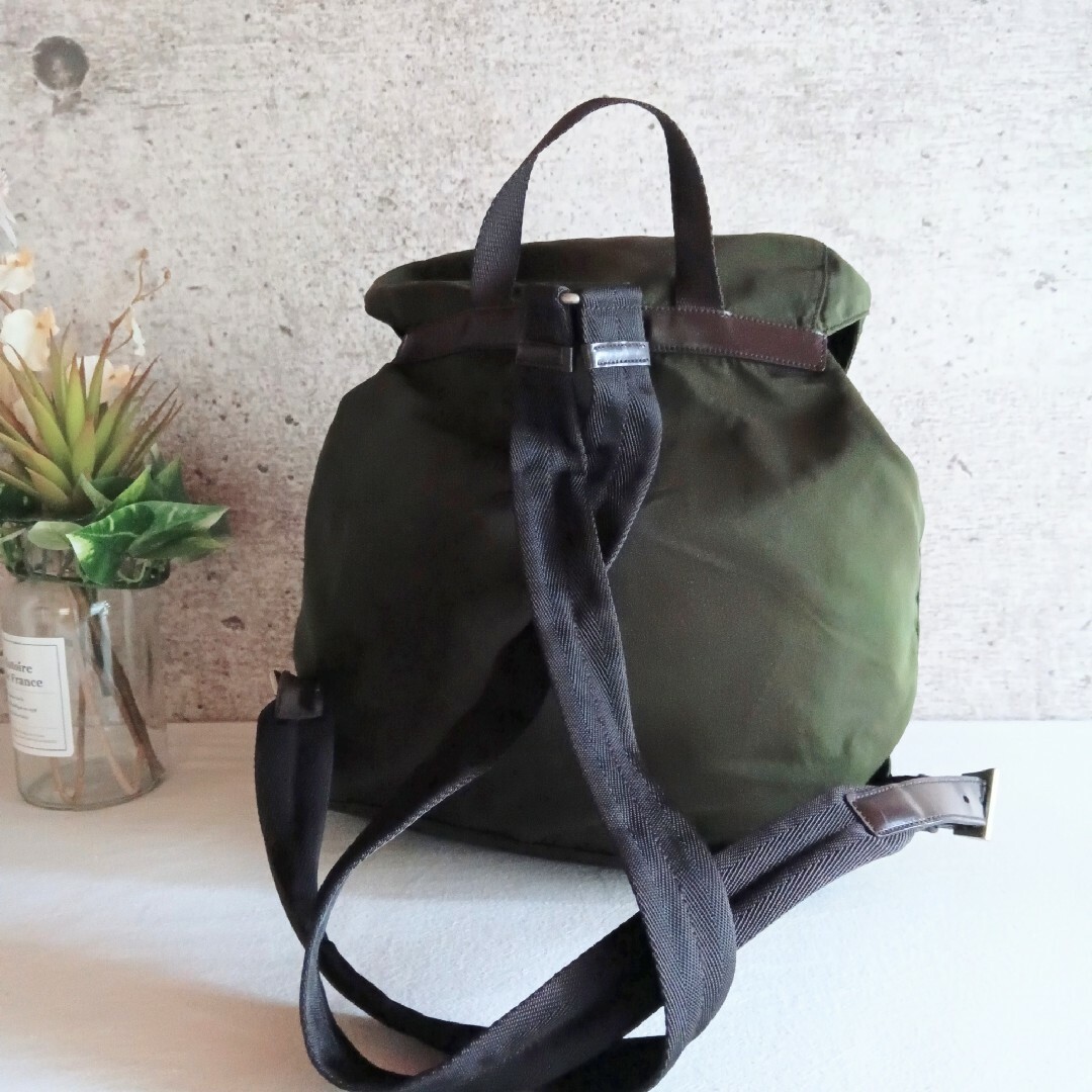 PRADA - 良品 プラダ オリーブ ナイロン 巾着 リュック 軽量 鞄 PRADA - 良品 プラダ オリーブ ナイロン 巾着 リュック 軽量 鞄
