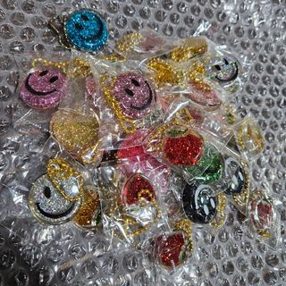 キラキラ　ボールチェーン　キーホルダー